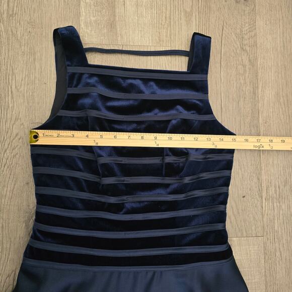 Vtg womens Navy Velvet Strappy Open Back Gown Sz 8 Whimsigoth Gothic Glam Formal - Picture 6 of 10